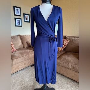 Dian e Von Furstenberg wrapped dress, size 2, blue color
